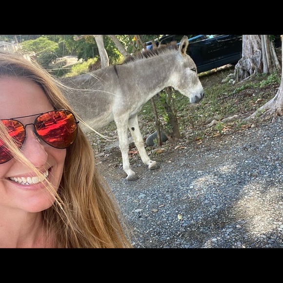 Meet your Posher, Jessica - Picture 3 of 4